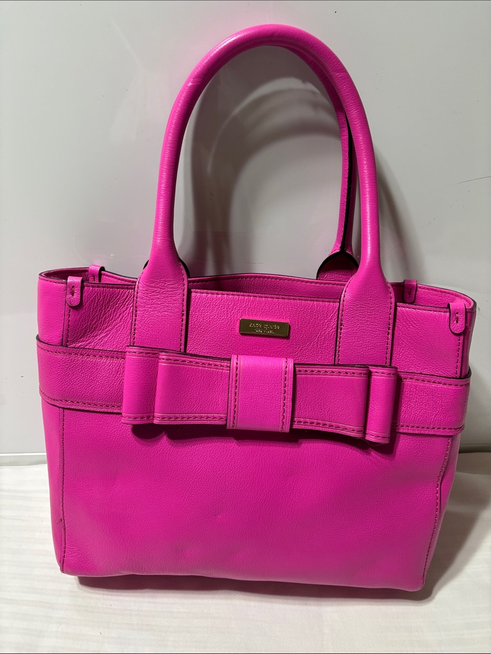 kate spade Villabella Hot Pink Leather Satchel Bag with Polka Dot Lining. EUC